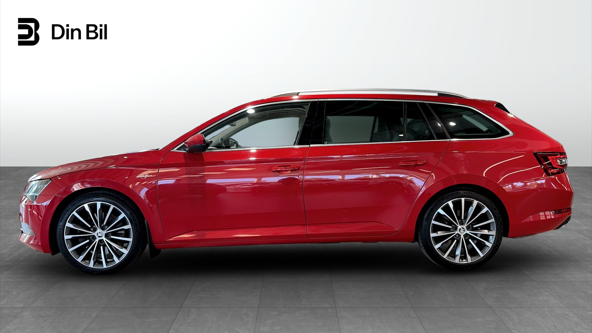 Skoda Superb Combi CRZ643