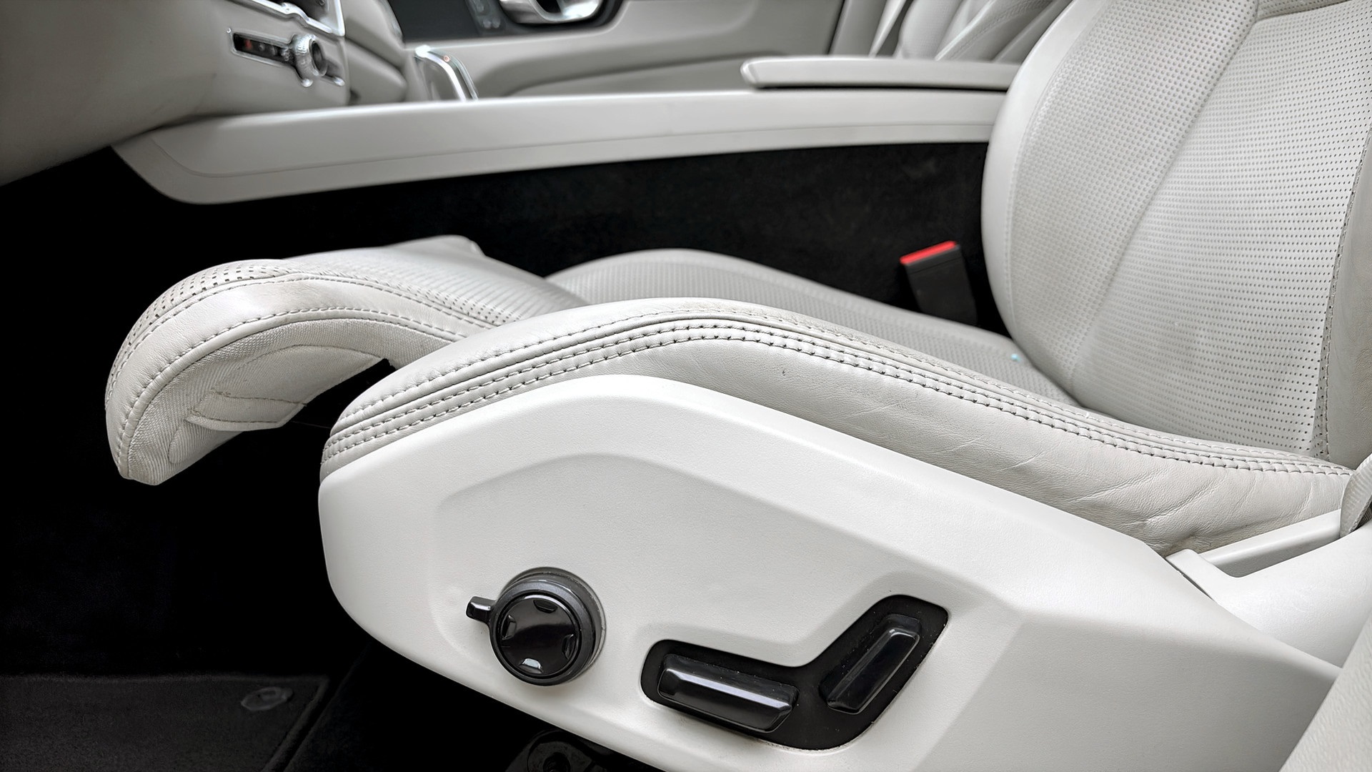 Volvo XC60 CTD438