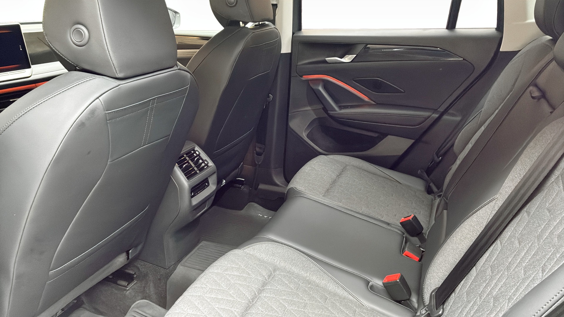 Volkswagen Tiguan CWB87F