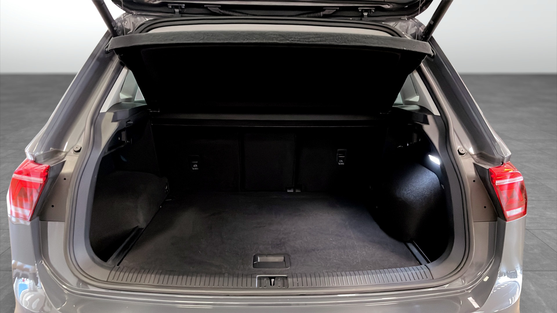 Volkswagen Tiguan CWE86K