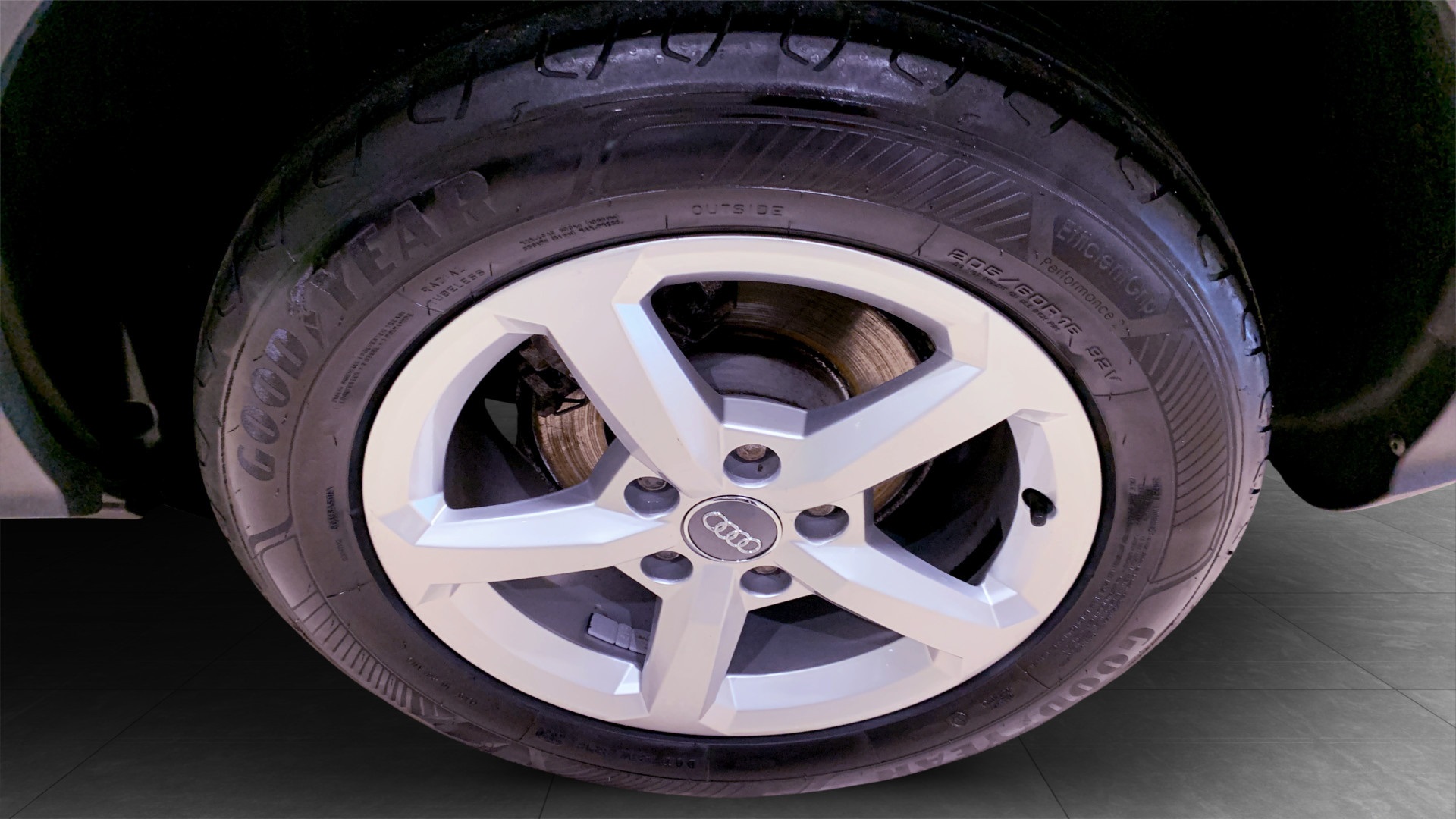 Audi Q2 CXB929