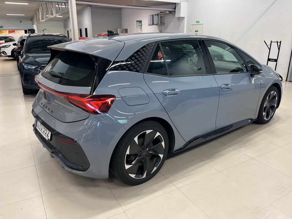 CUPRA Born CYO552