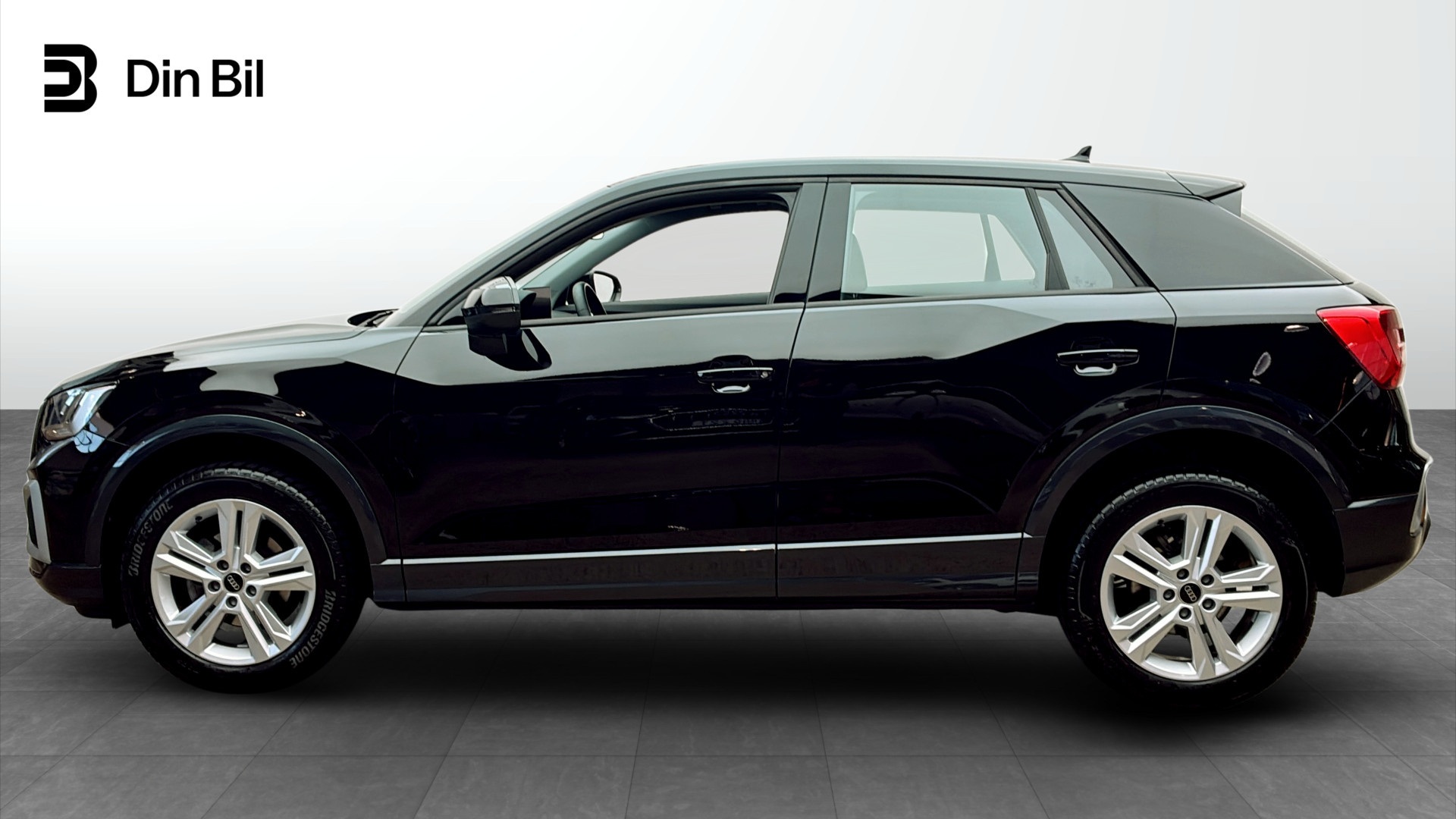 Audi Q2 CYS49E
