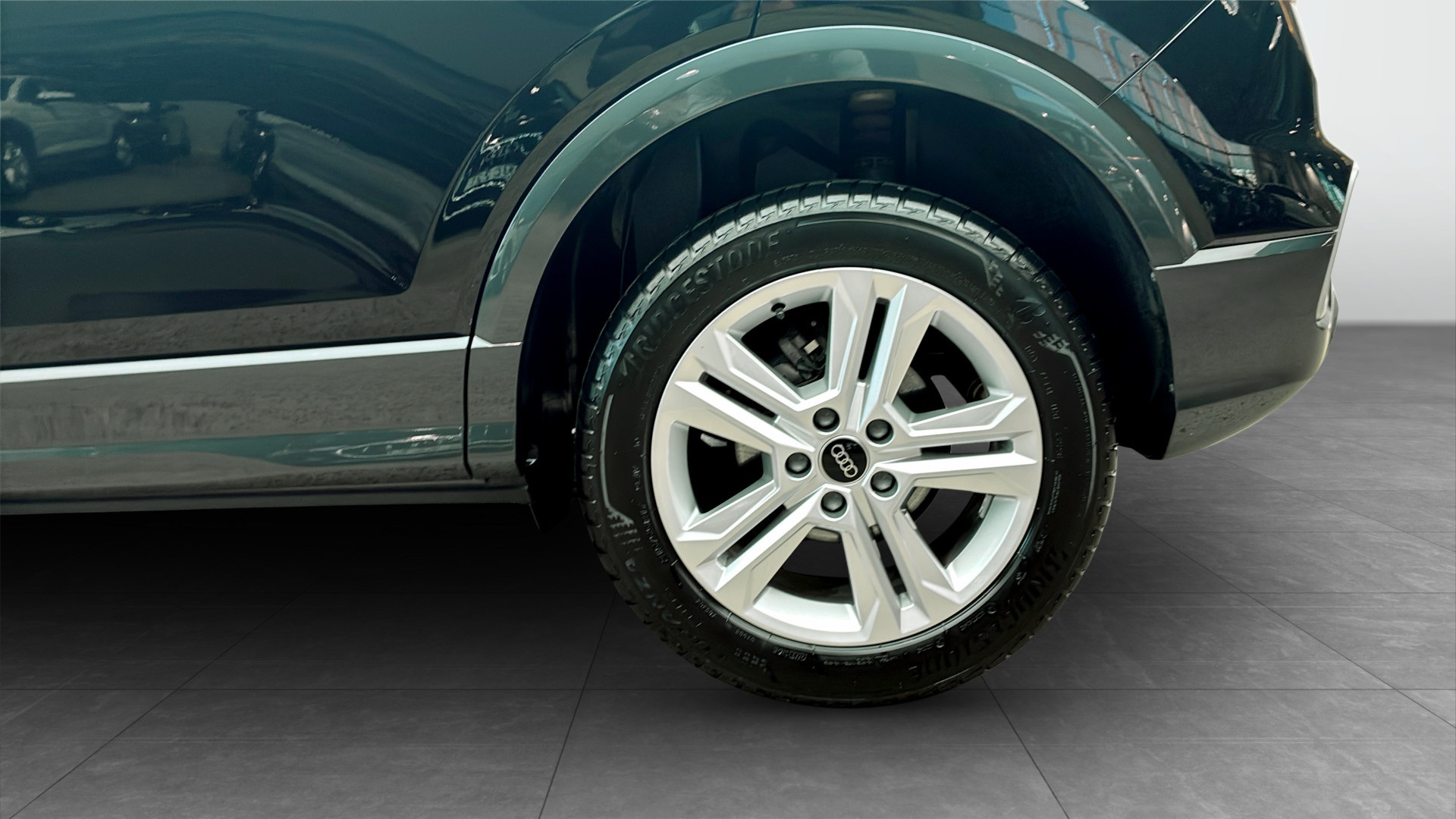 Audi Q2 CYS49E