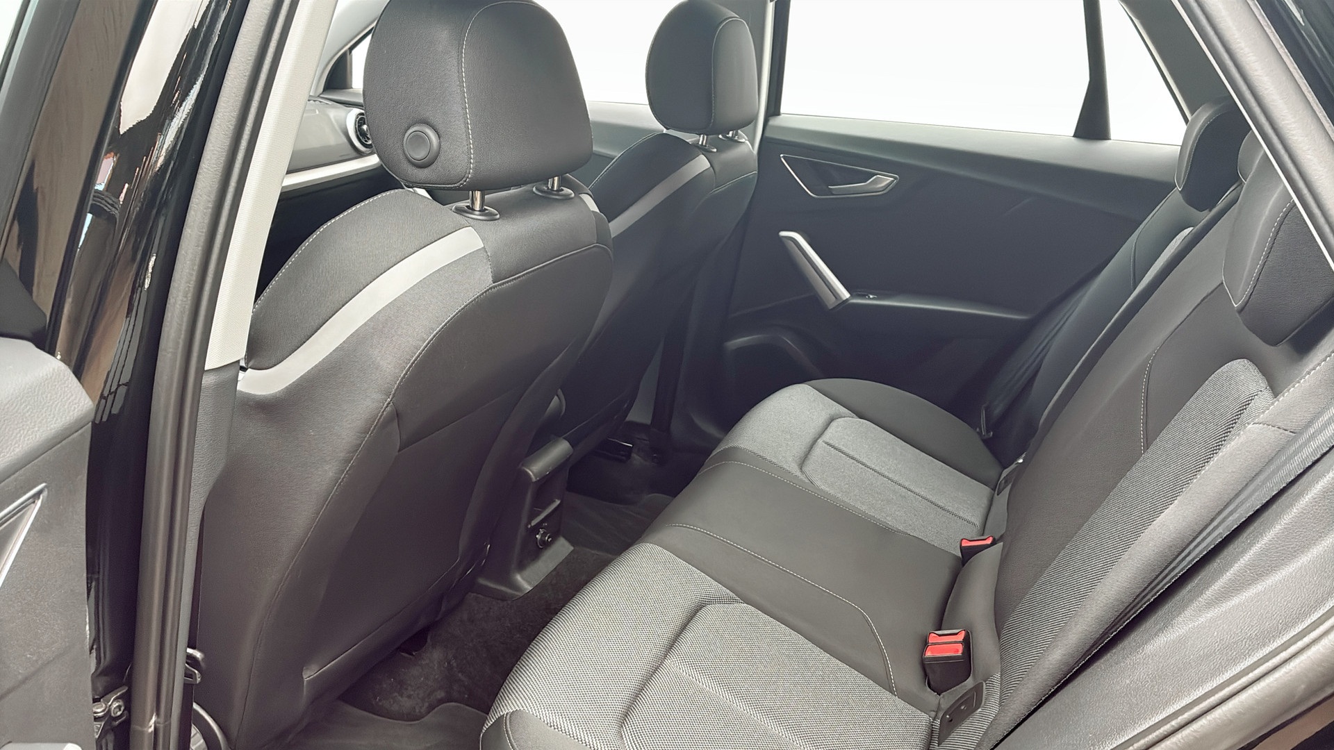 Audi Q2 CYS49E