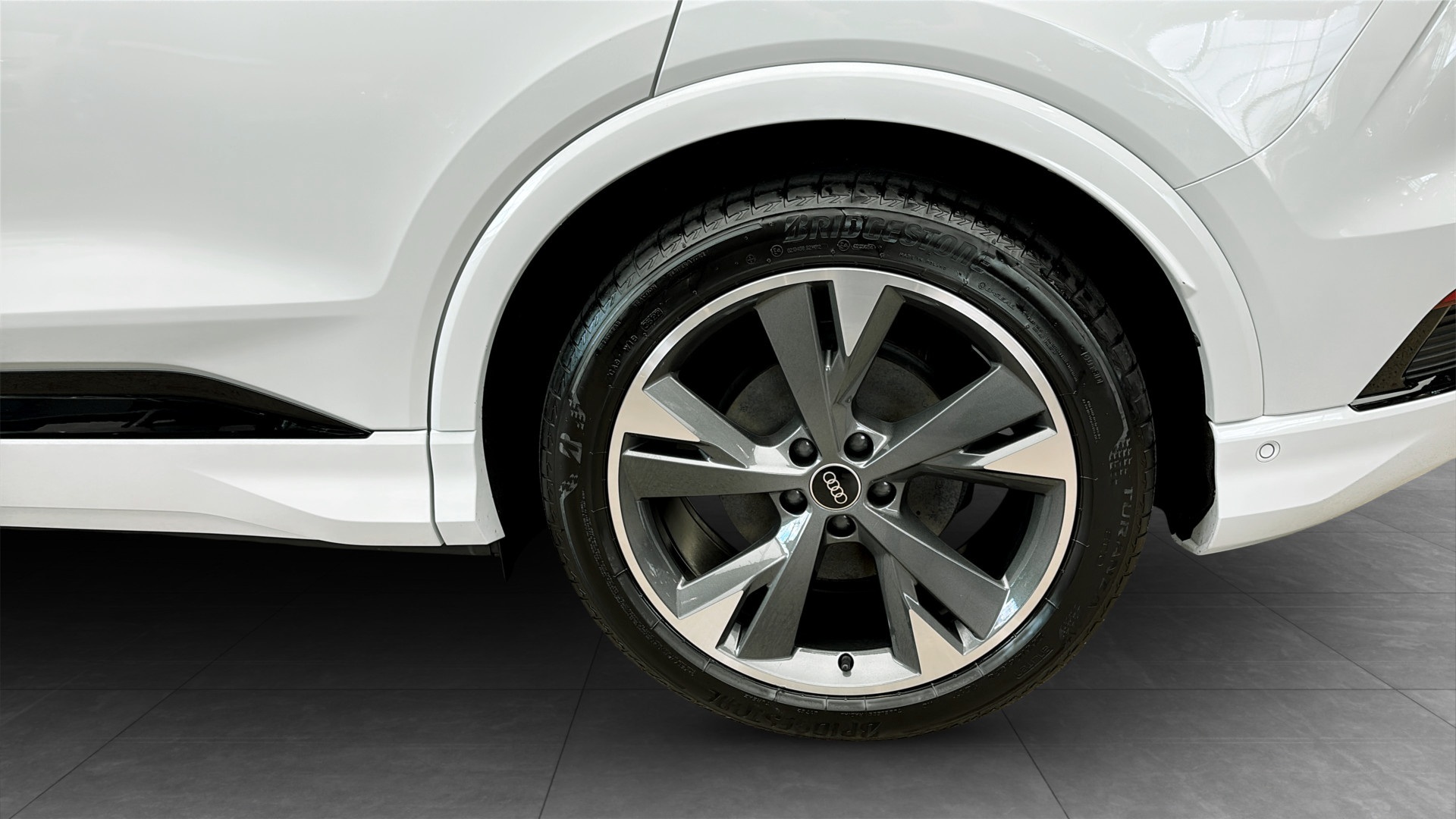 Audi Q4 e-tron DAZ50E