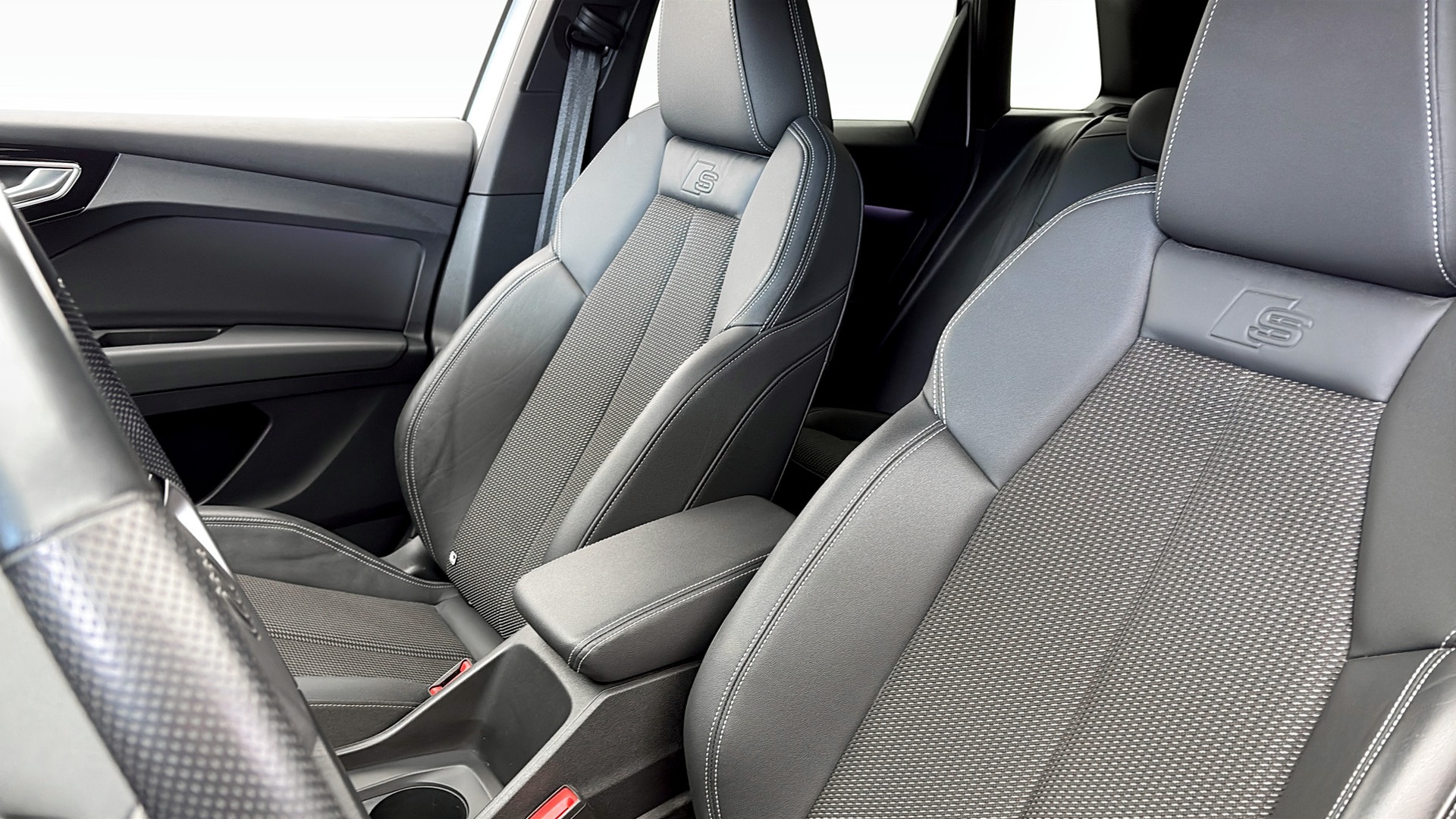 Audi Q4 e-tron DAZ50E