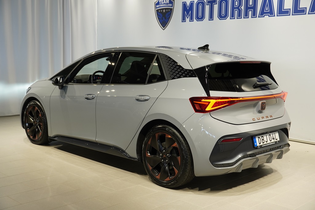 CUPRA Born DBJ04L
