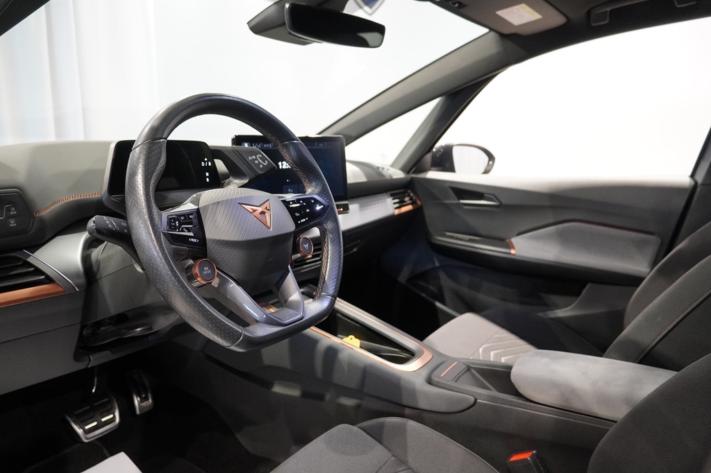 CUPRA Born DBJ04L