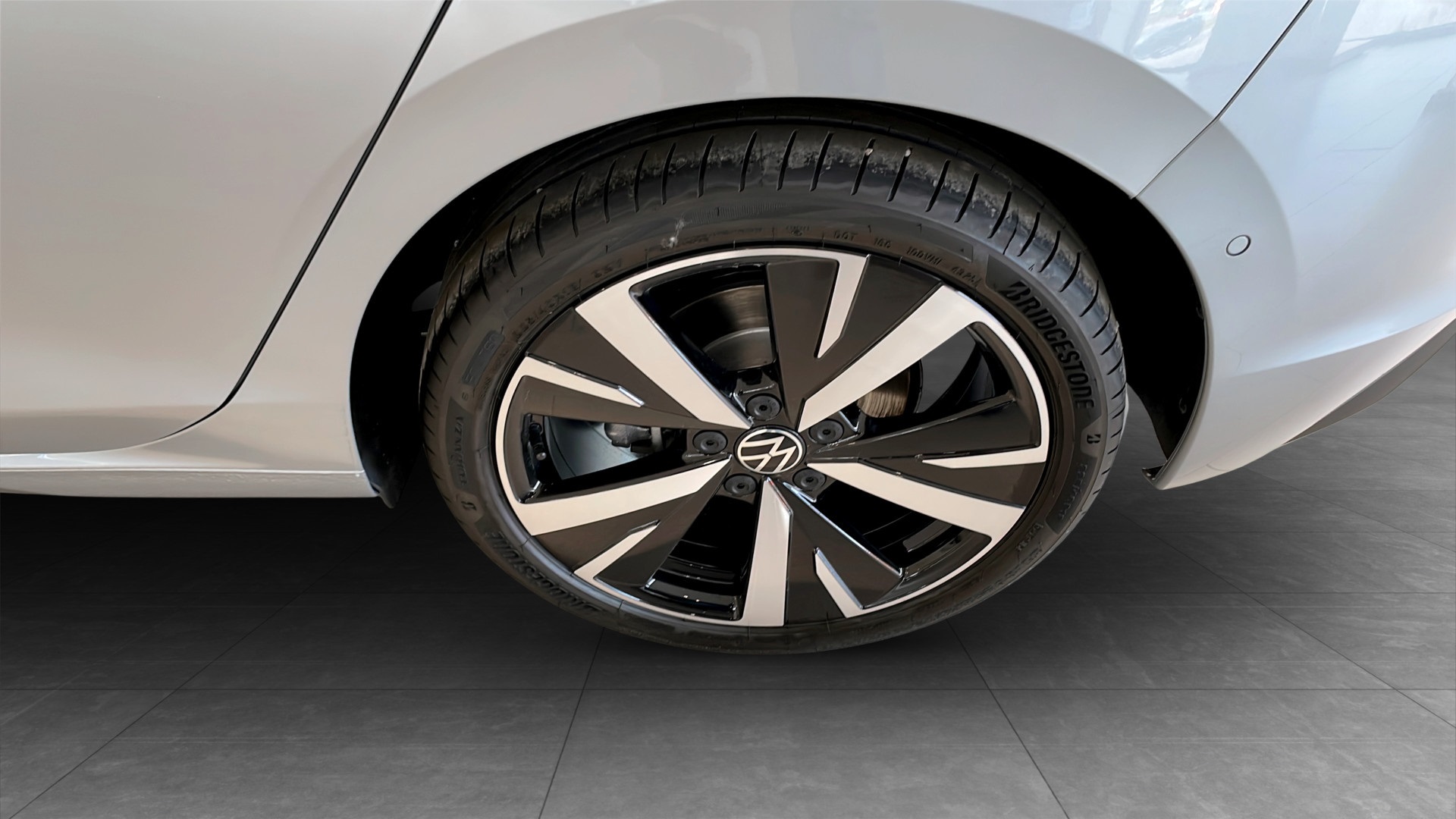 Volkswagen Golf DBK16P