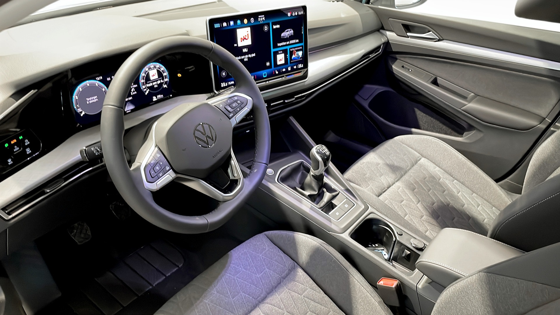 Volkswagen Golf DBK16P