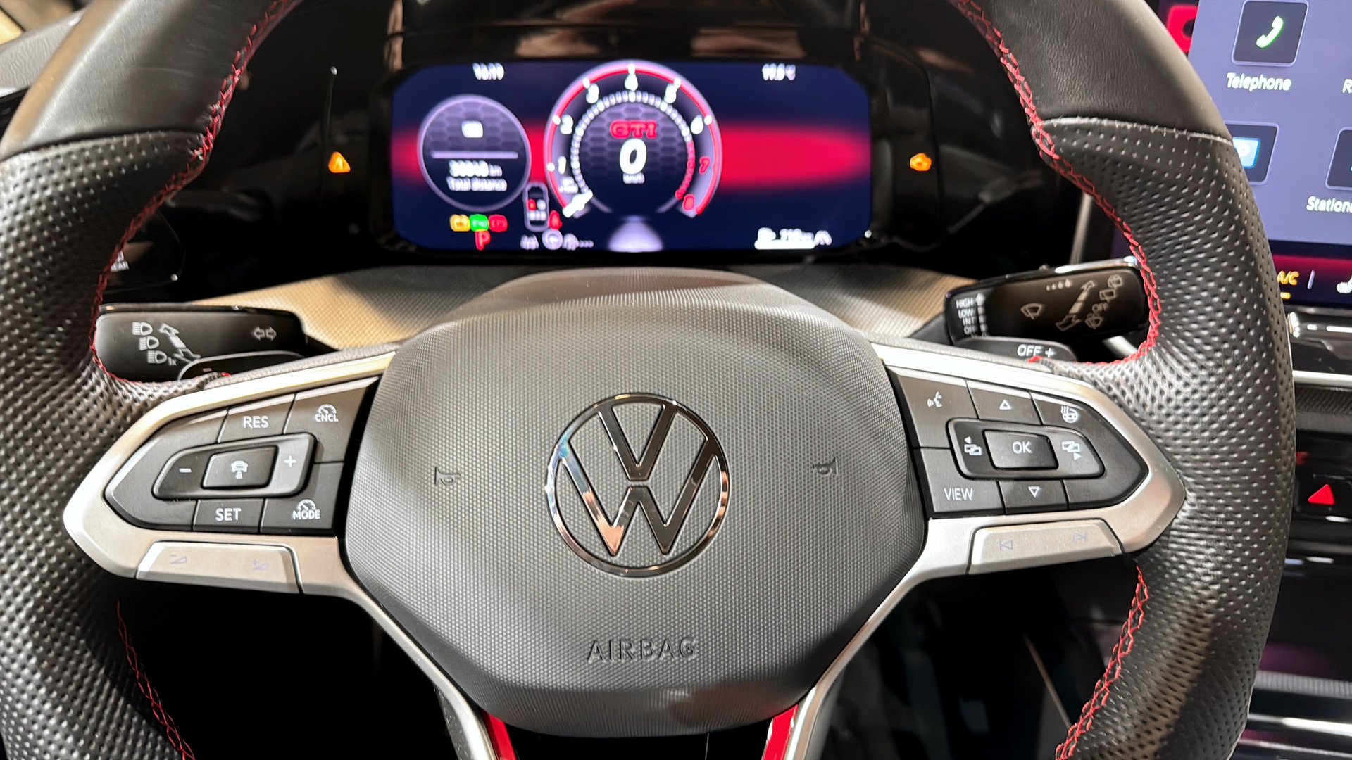 Volkswagen Golf DBN98G