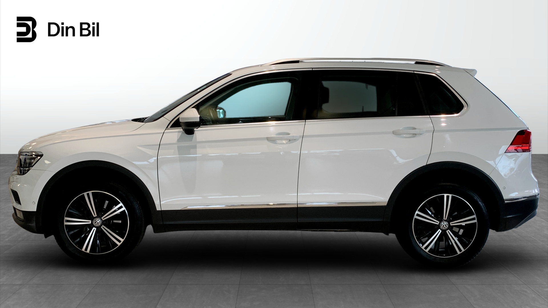 Volkswagen Tiguan DBU903