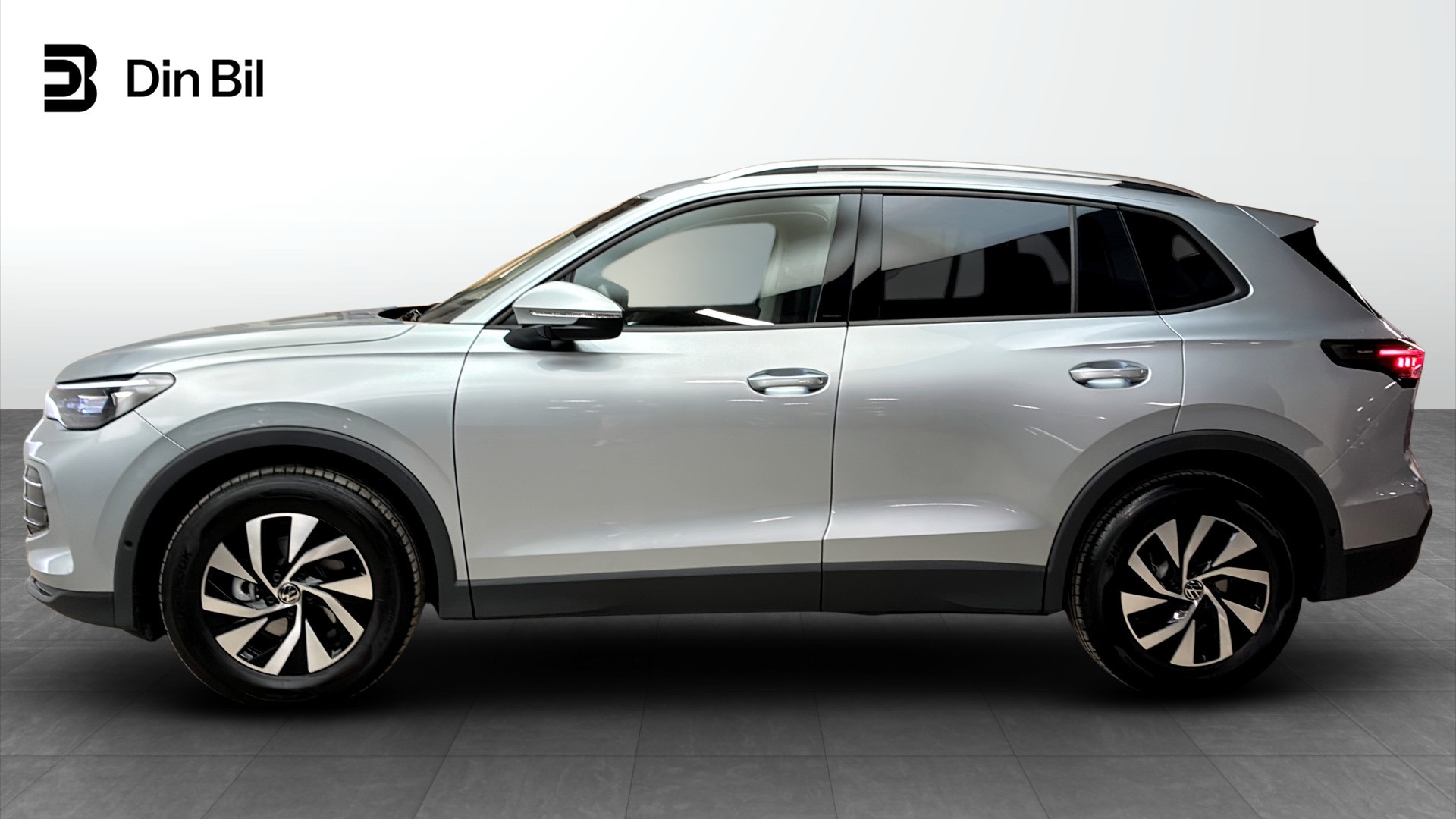 Volkswagen Tiguan DBW04N