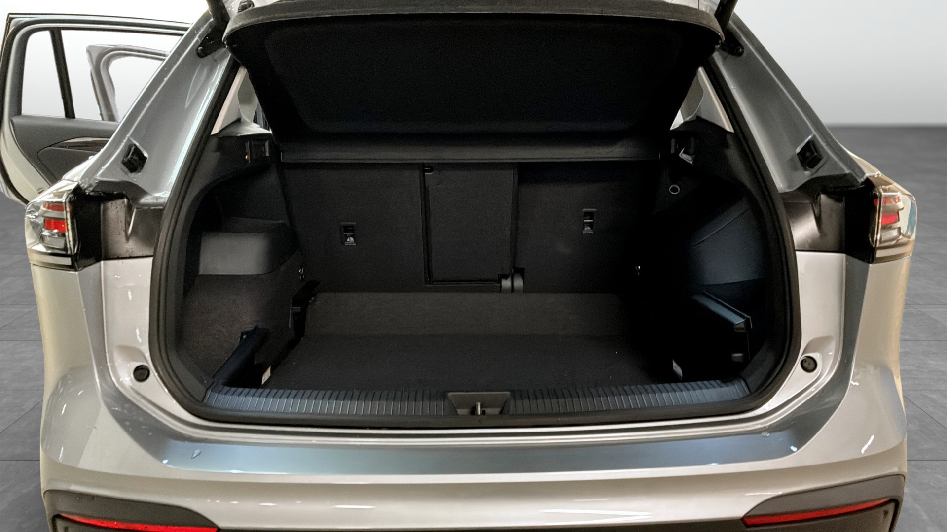 Volkswagen Tiguan DBW04N