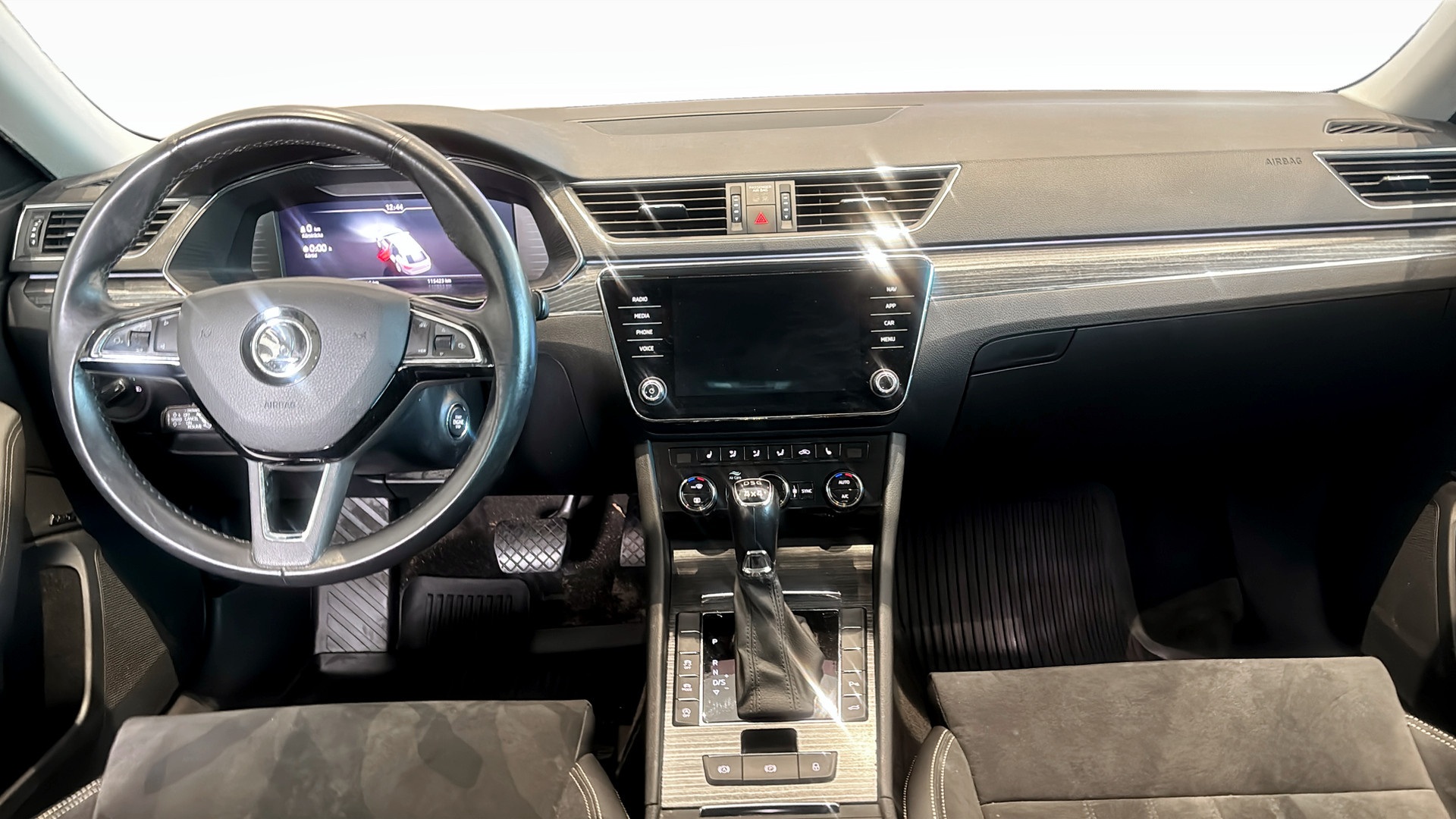 Skoda Superb Combi DBZ56B