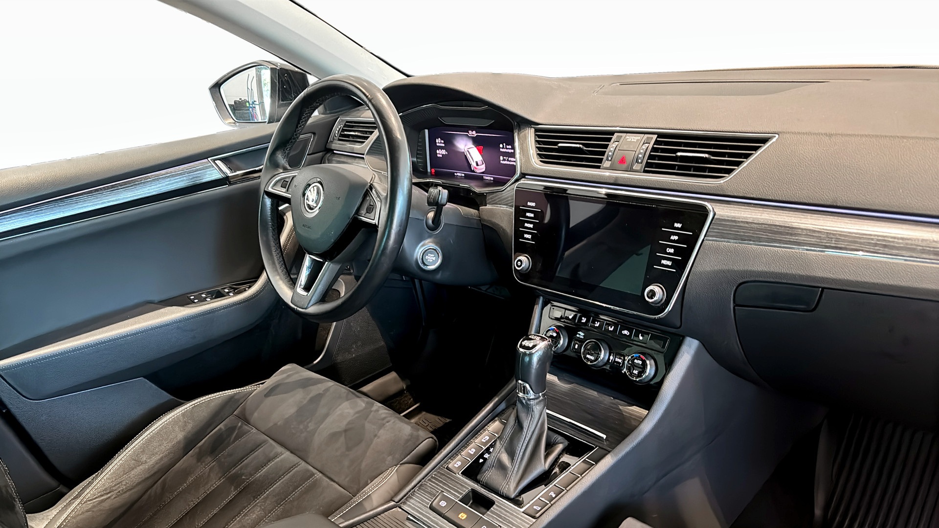 Skoda Superb Combi DBZ56B