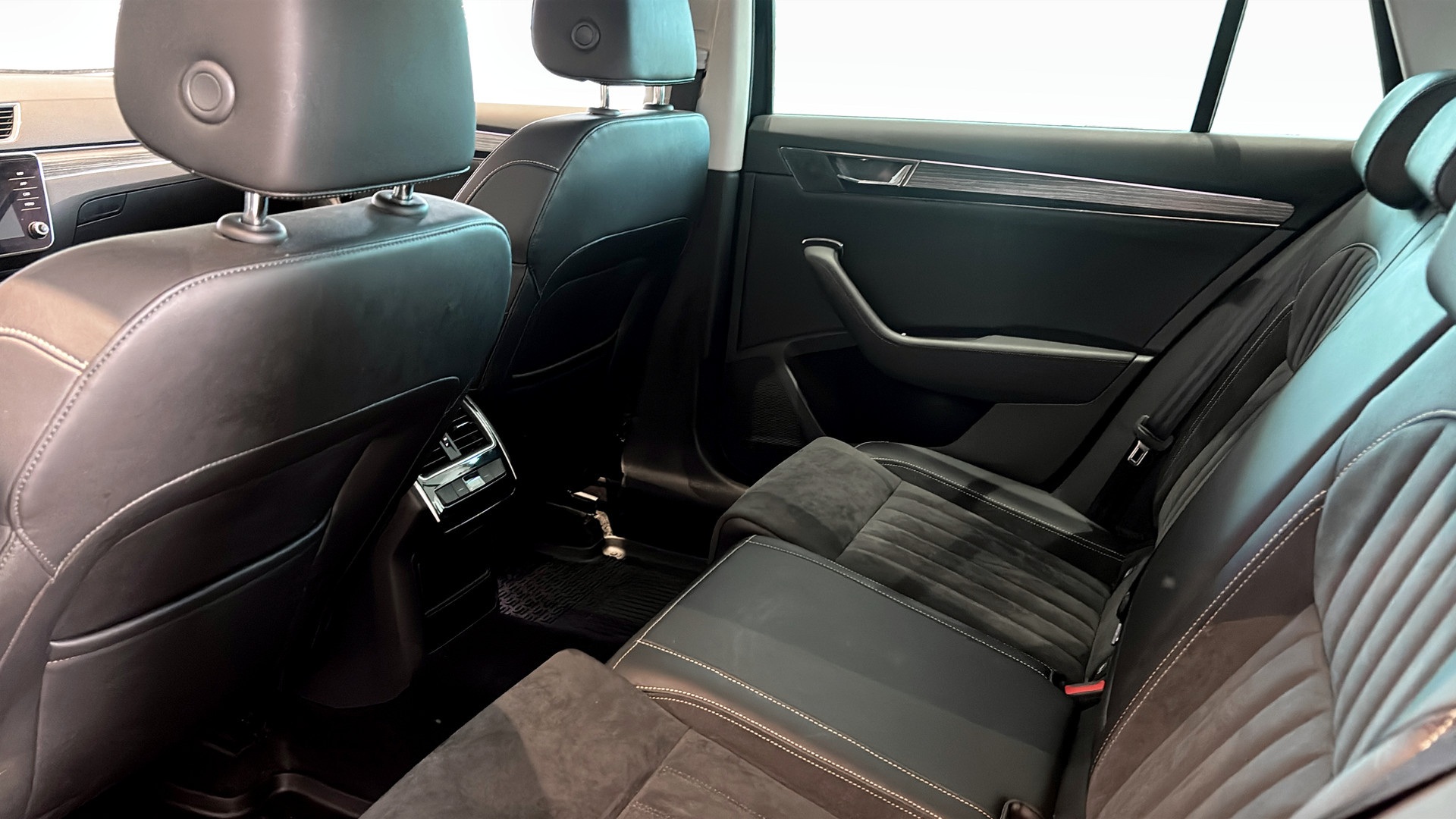 Skoda Superb Combi DBZ56B