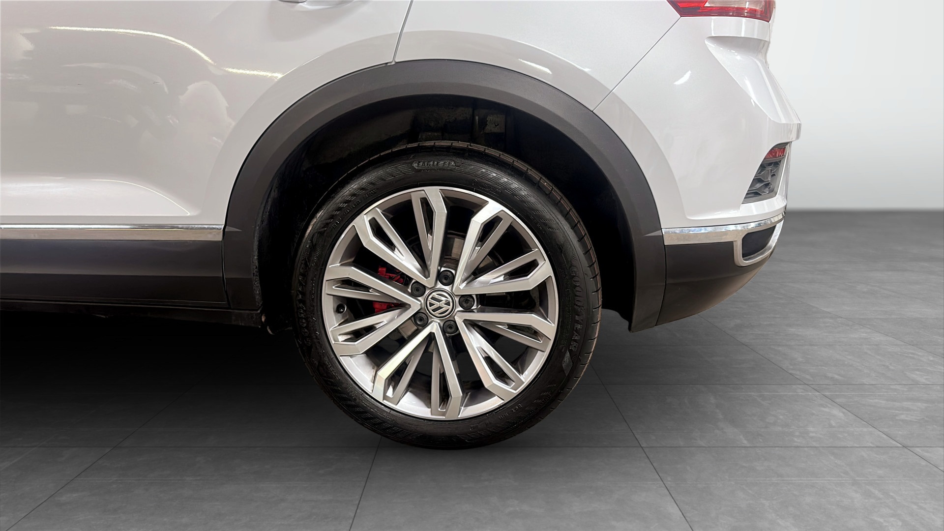 Volkswagen T-Roc DCC64H