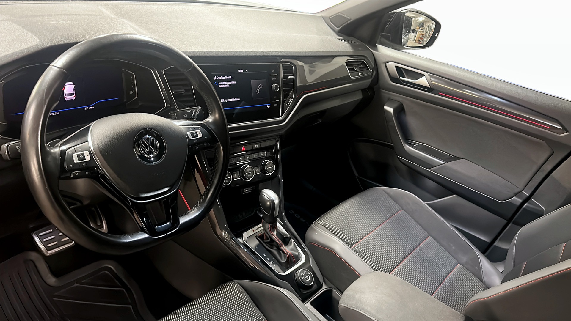 Volkswagen T-Roc DCC64H