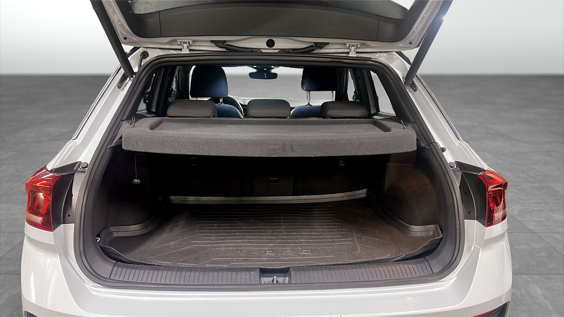Volkswagen T-Roc DCC64H