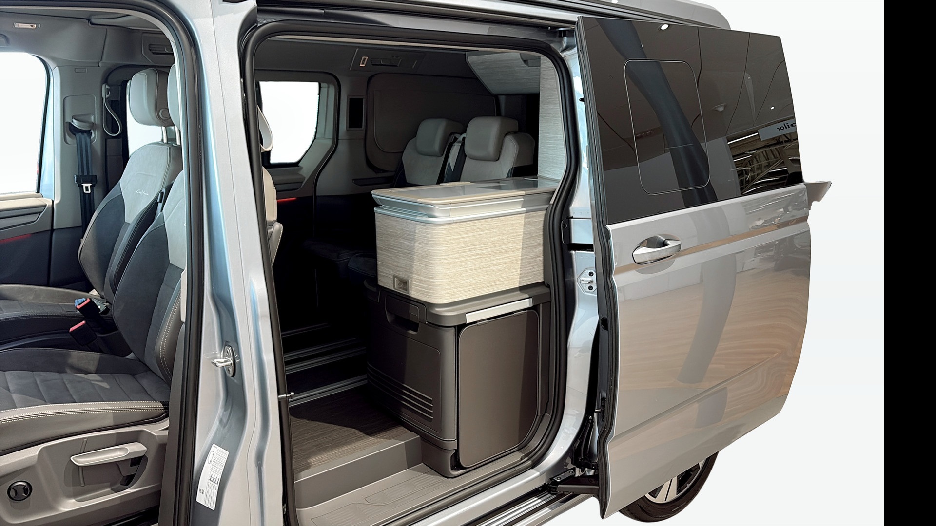 Volkswagen T7 California DCX97M