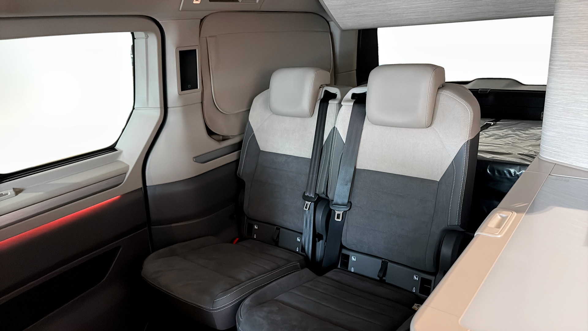 Volkswagen T7 California DCX97M