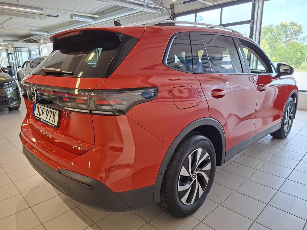Volkswagen Tiguan DDF97X
