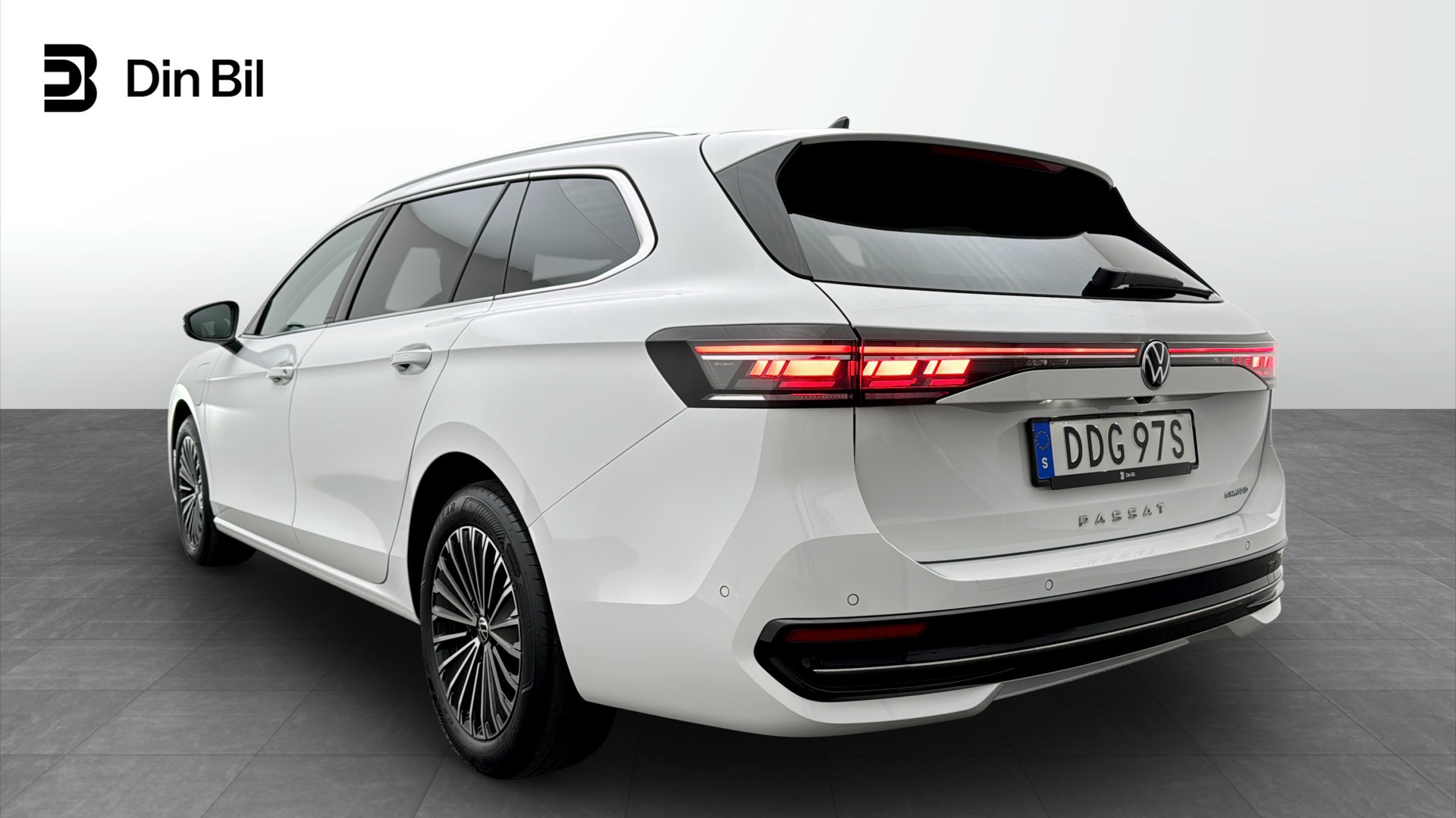 Volkswagen Passat DDG97S