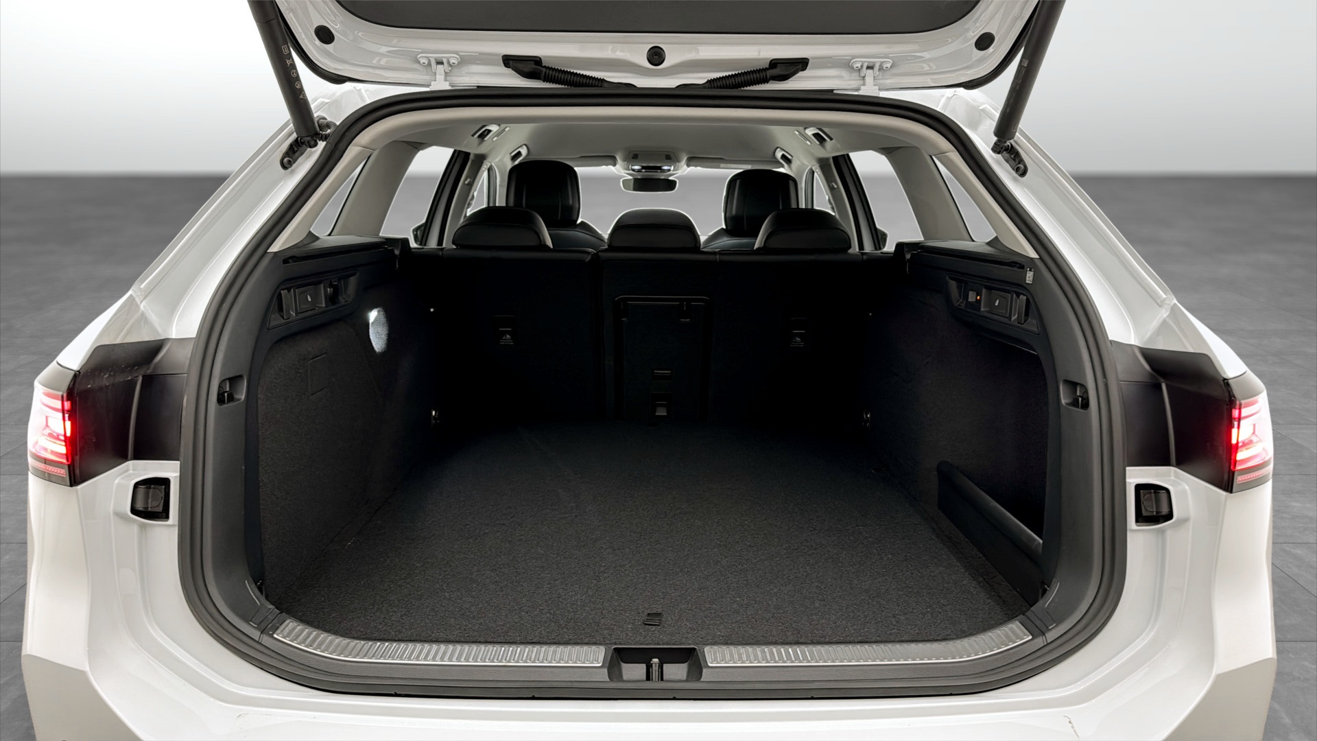 Volkswagen Passat DDG97S