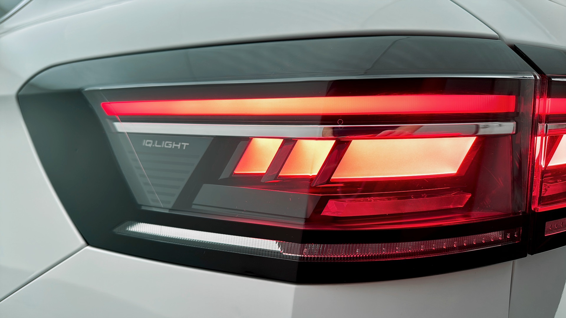 Volkswagen Passat DDG97S