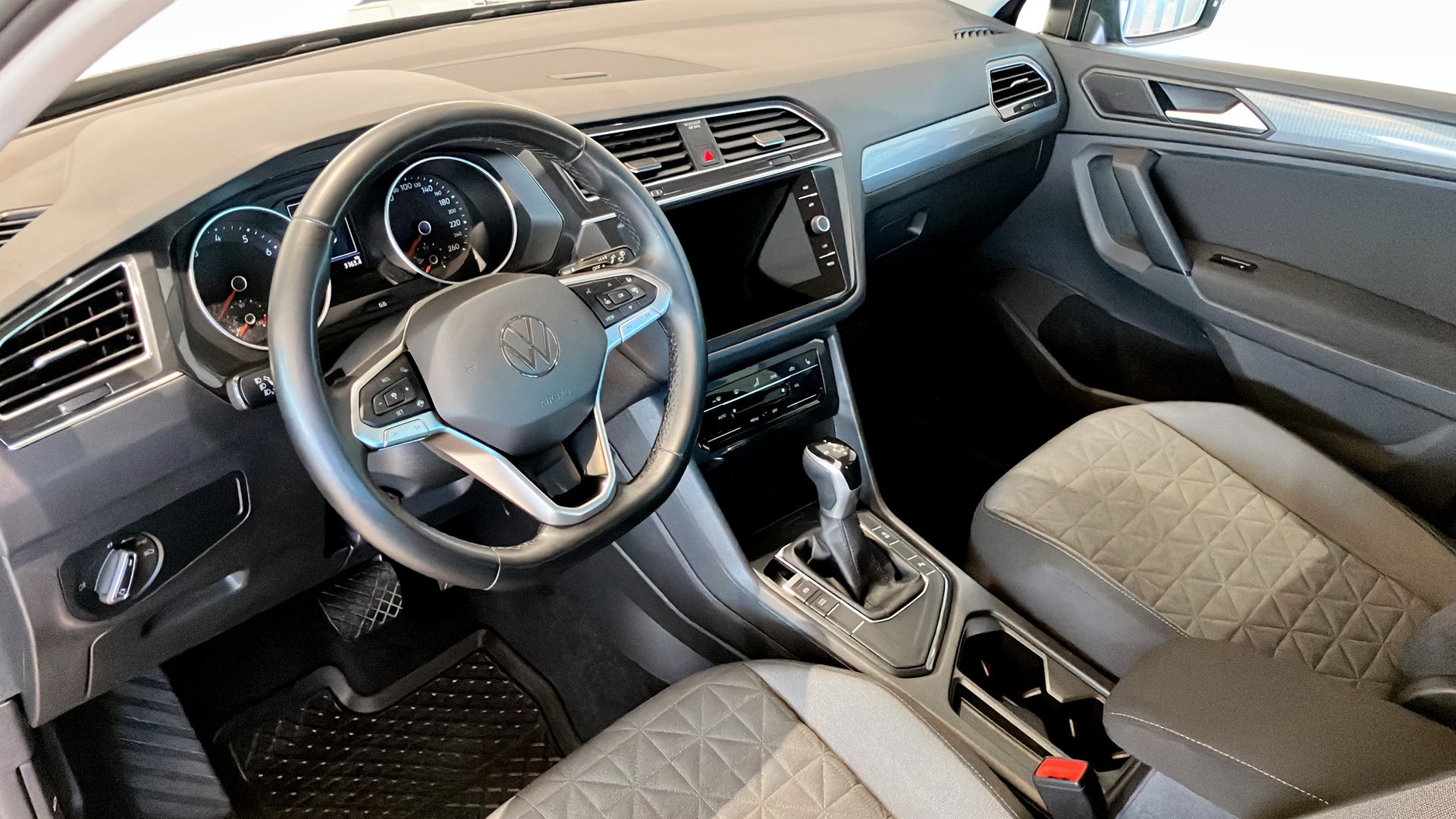 Volkswagen Tiguan DDP03K