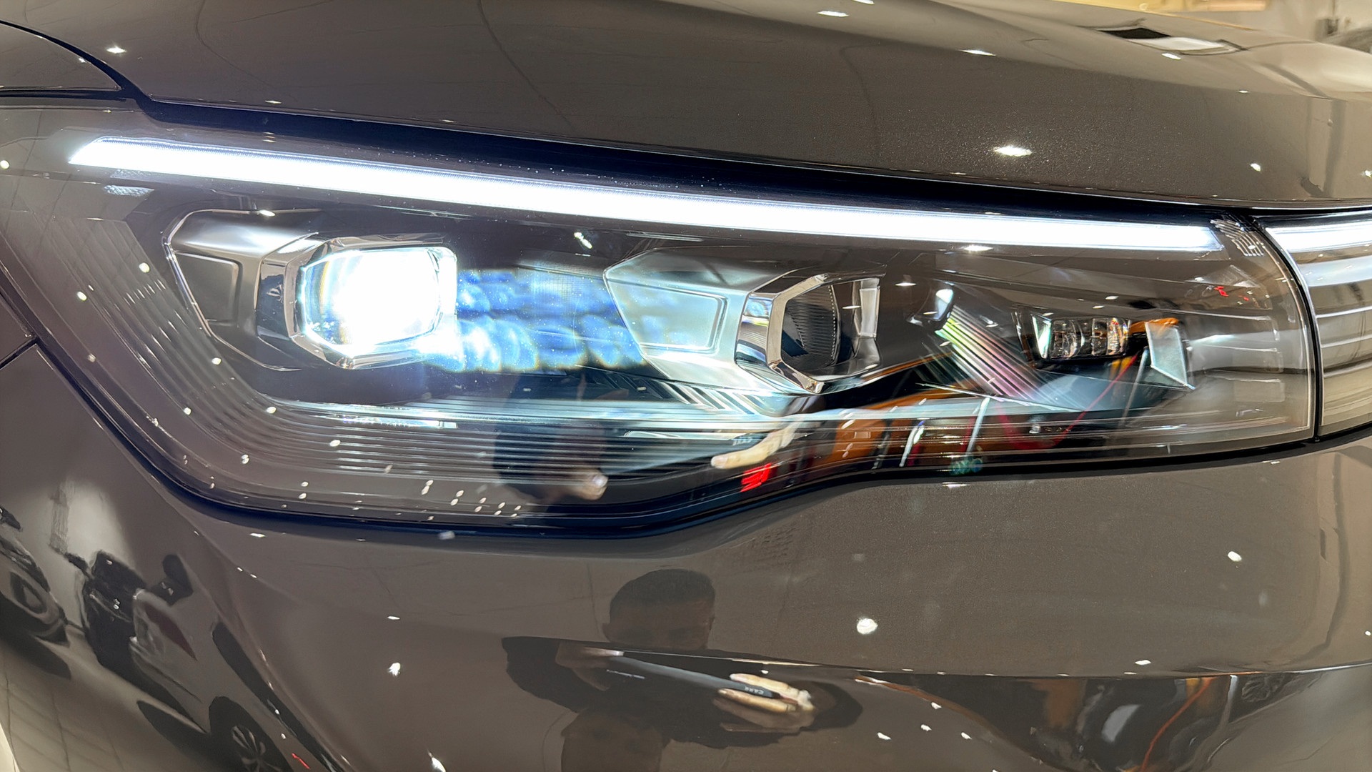 Volkswagen Tiguan DEJ14G