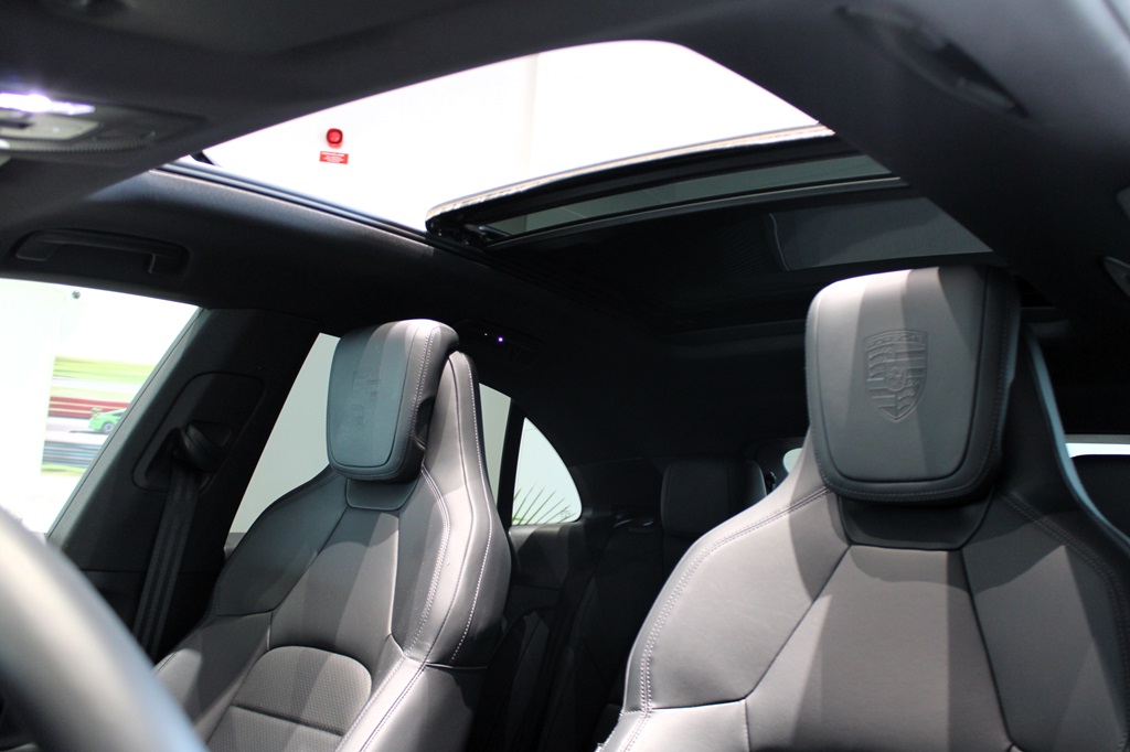 Porsche Macan DFM51N