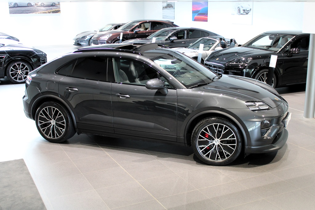 Porsche Macan DFM51N