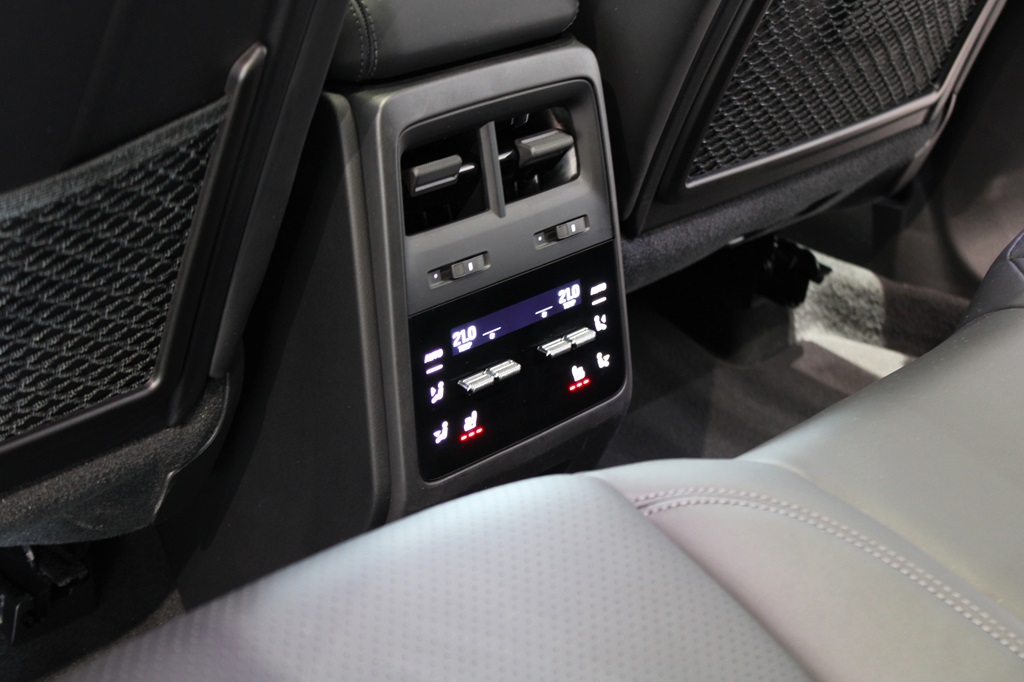 Porsche Macan DFM51N