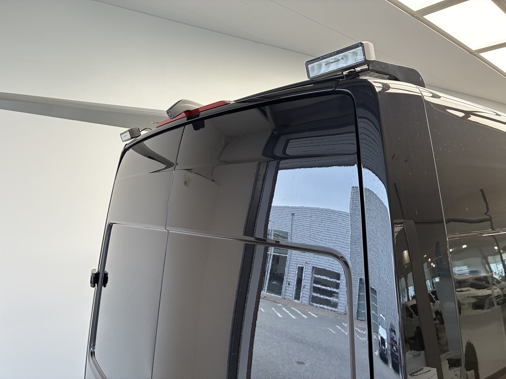 Volkswagen Crafter Skåp kort hjulbas DFN14B