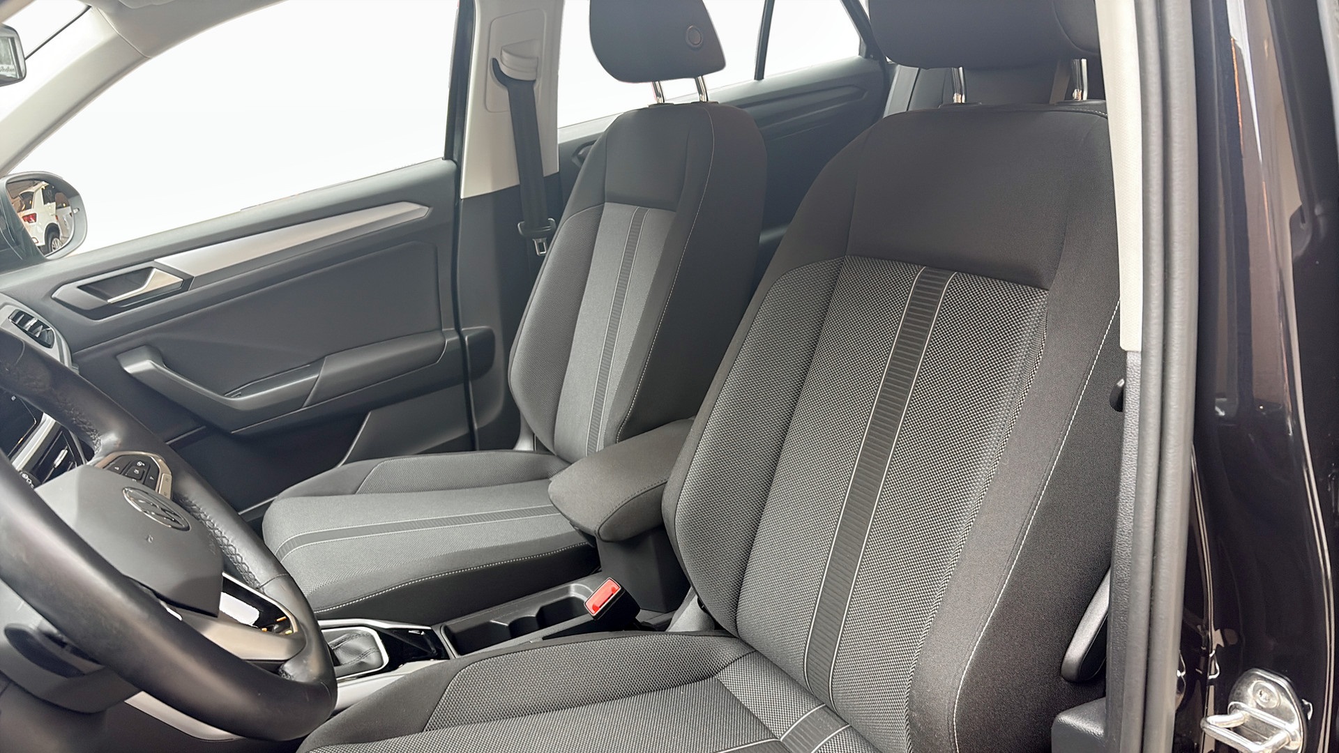Volkswagen T-Roc DGC515
