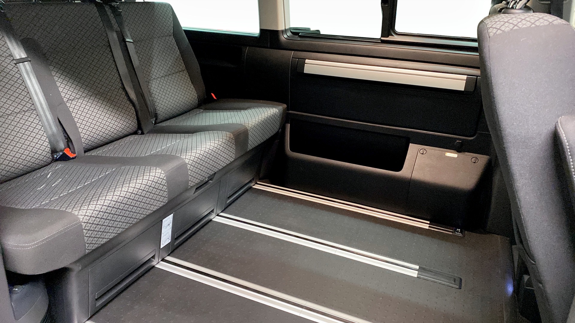 Volkswagen T6.1 California DGD33K