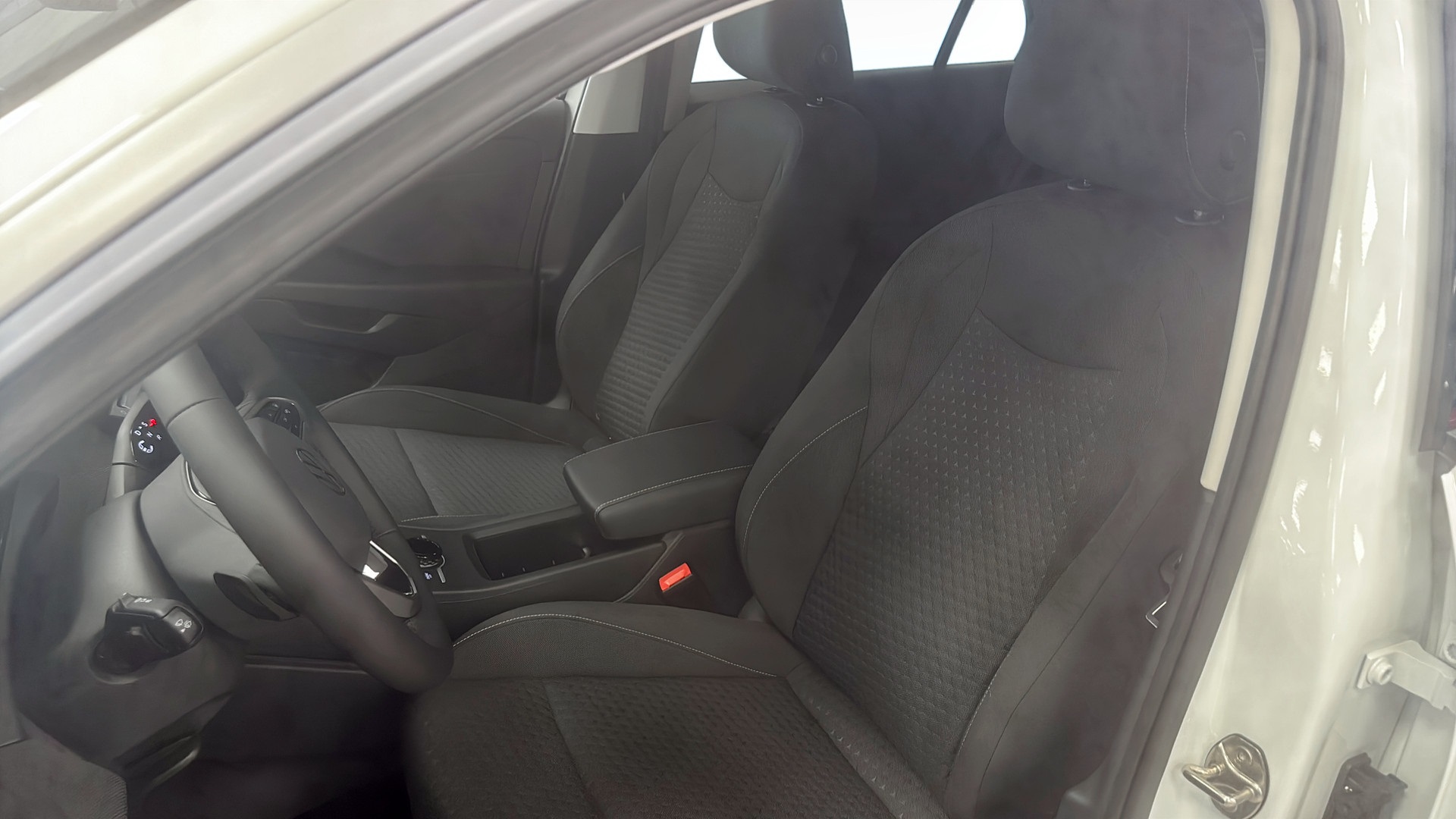 Volkswagen T-Roc DGE98N