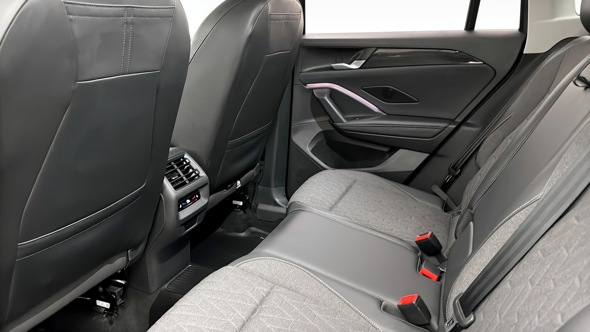 Volkswagen Tiguan DGH16F