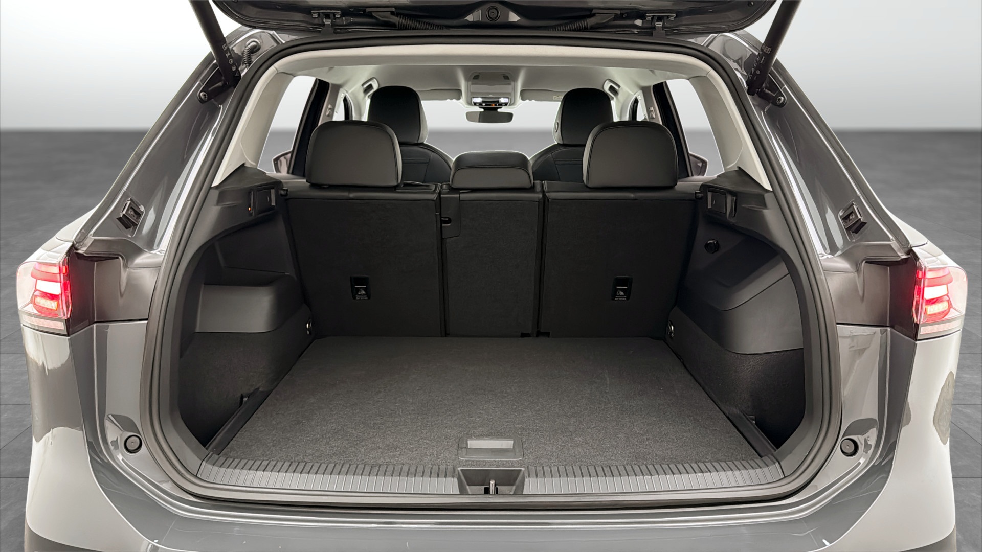 Volkswagen Tiguan DGH16F