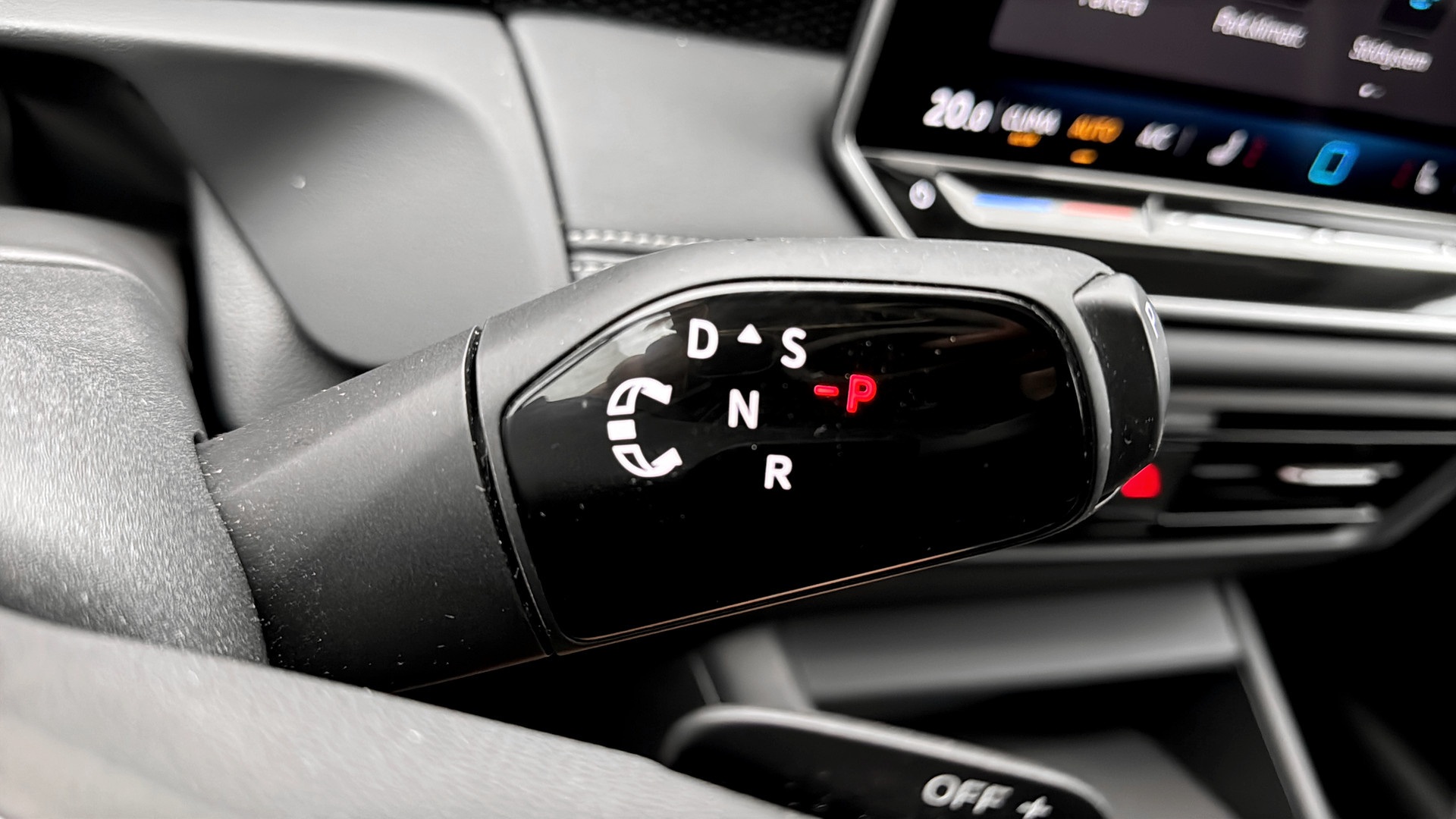 Volkswagen Tiguan DGH16F