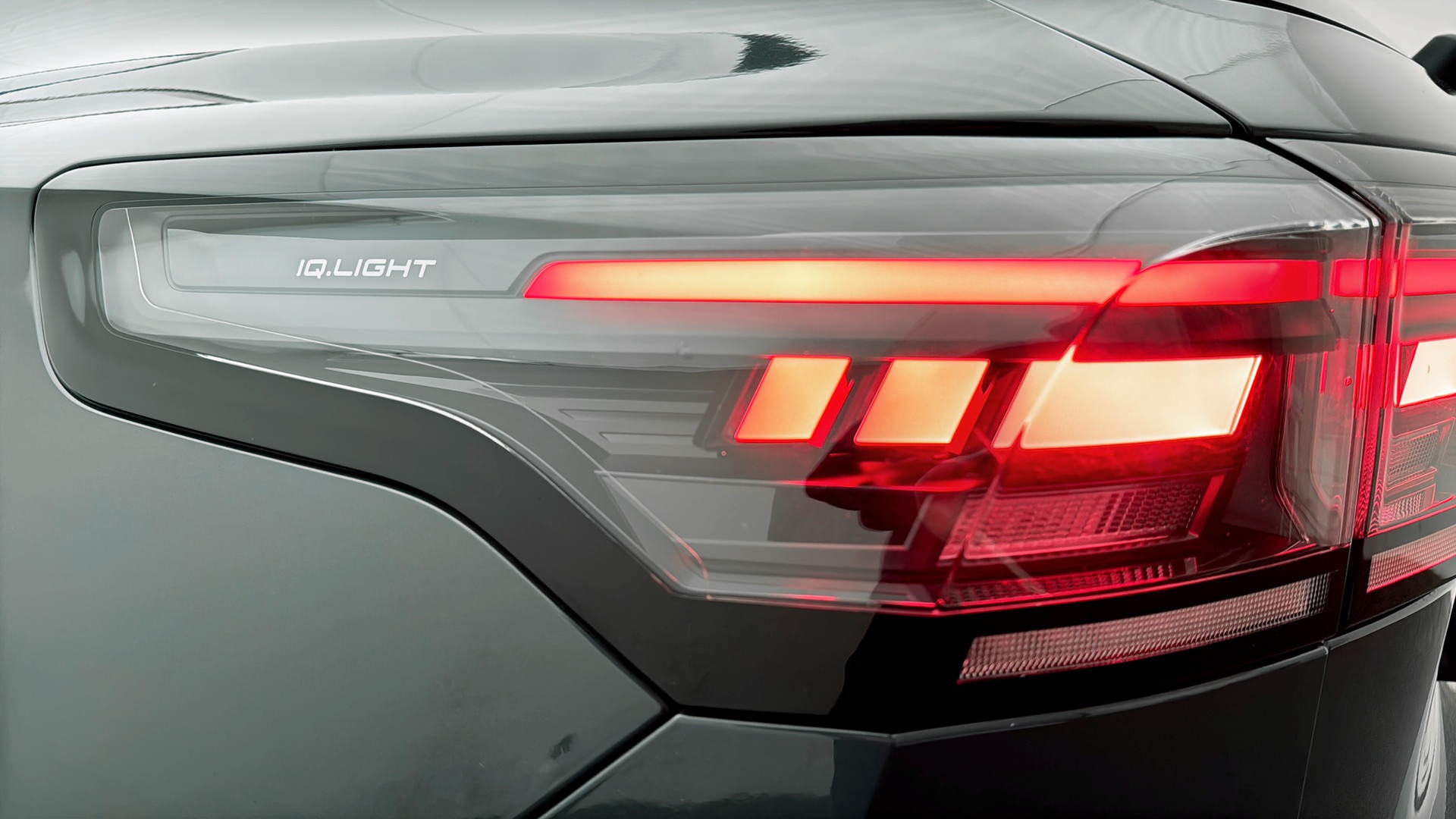 Volkswagen Tiguan DGH16F