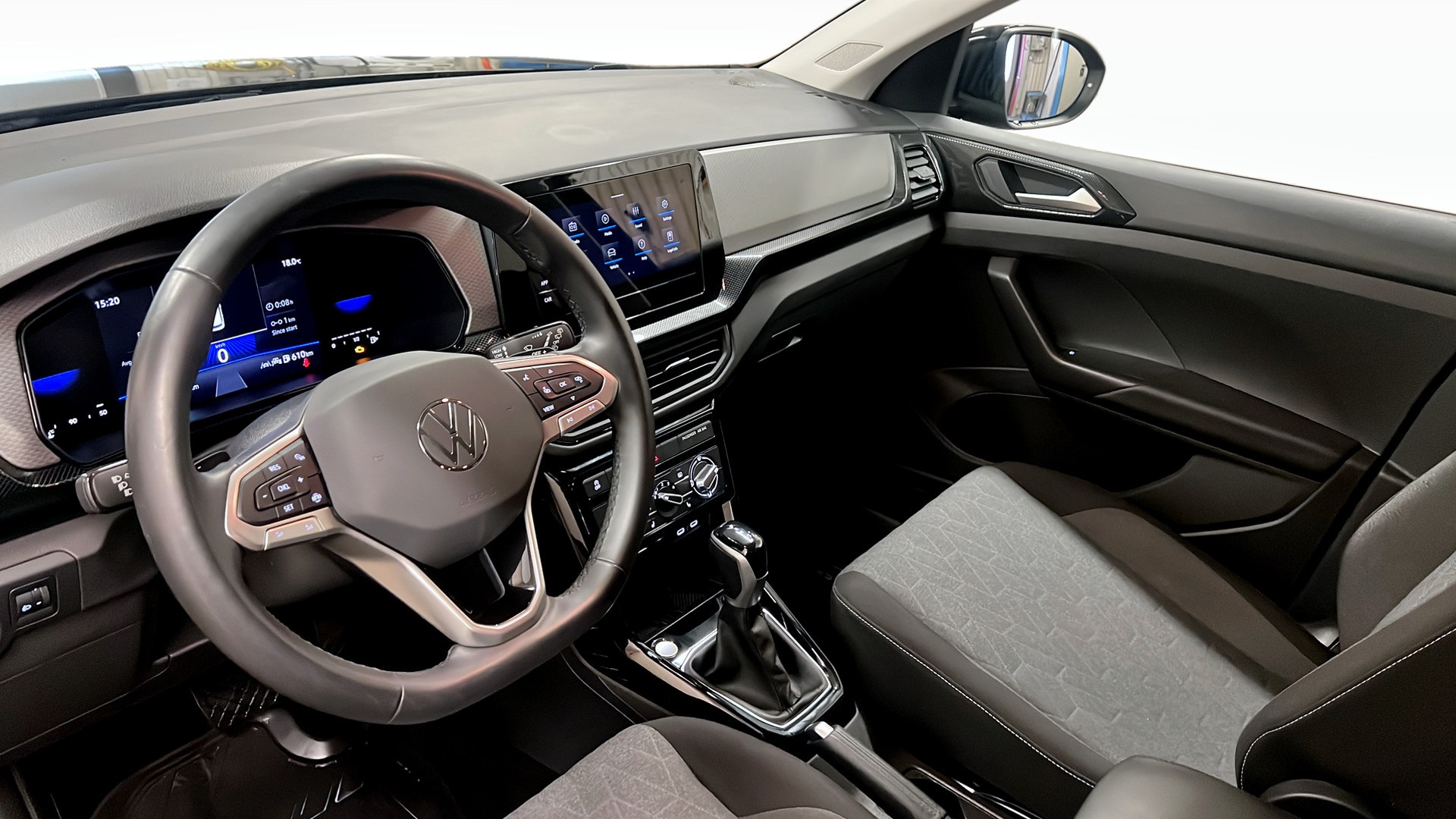 Volkswagen T-Cross DGH98L
