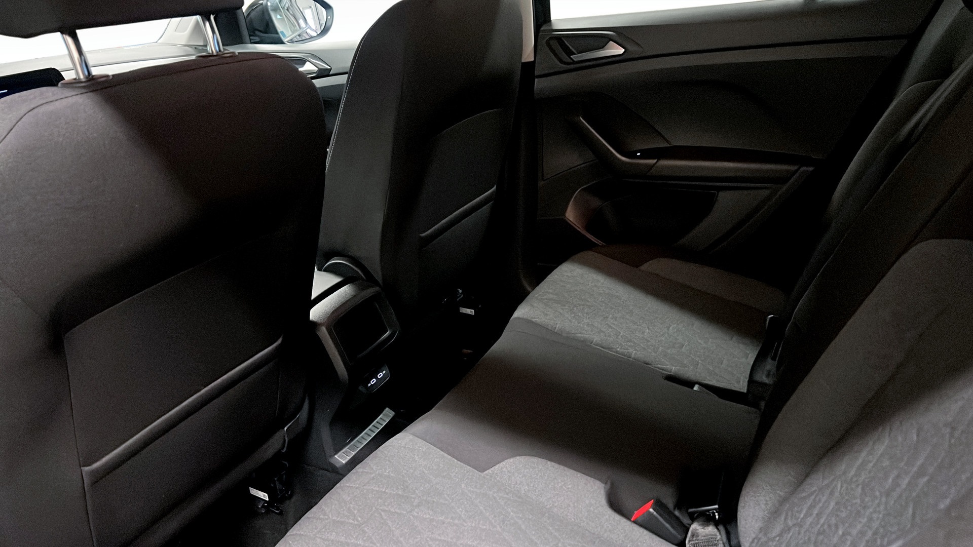 Volkswagen T-Cross DGH98L