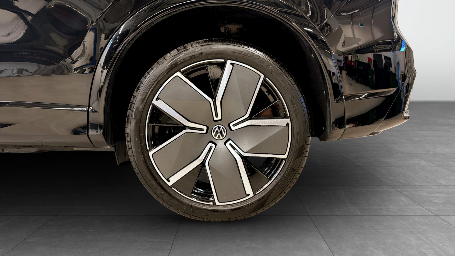 Volkswagen Tiguan DGJ07R