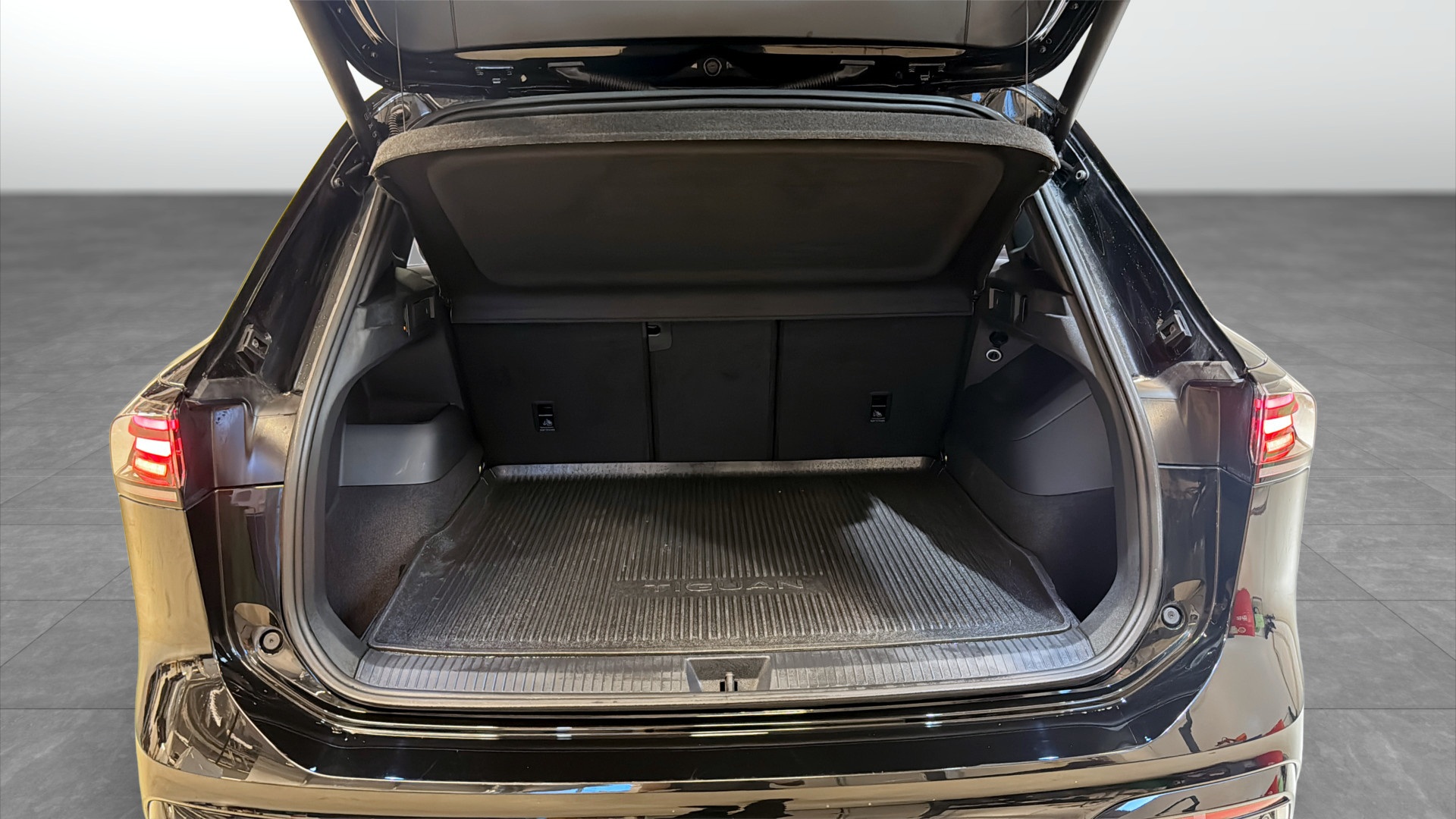 Volkswagen Tiguan DGJ07R