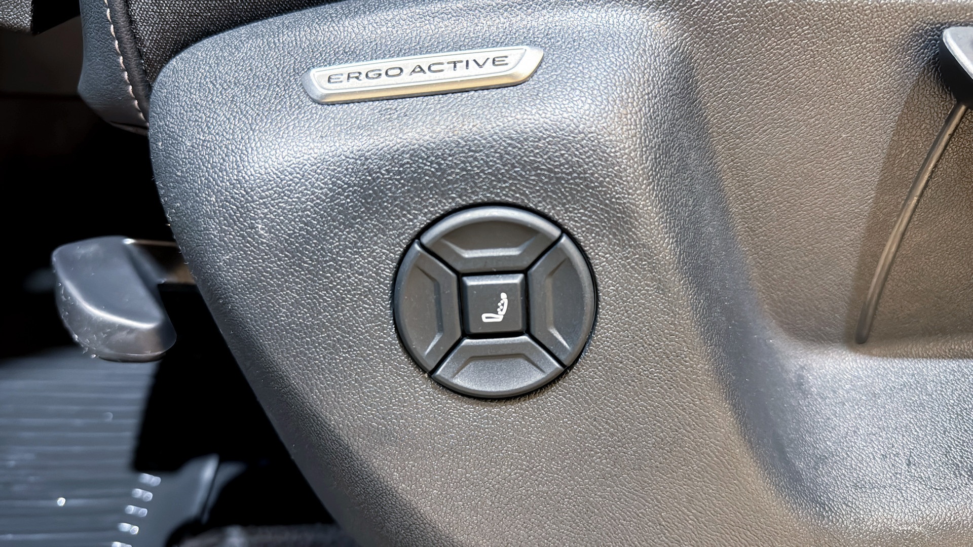 Volkswagen Tiguan DGJ07R