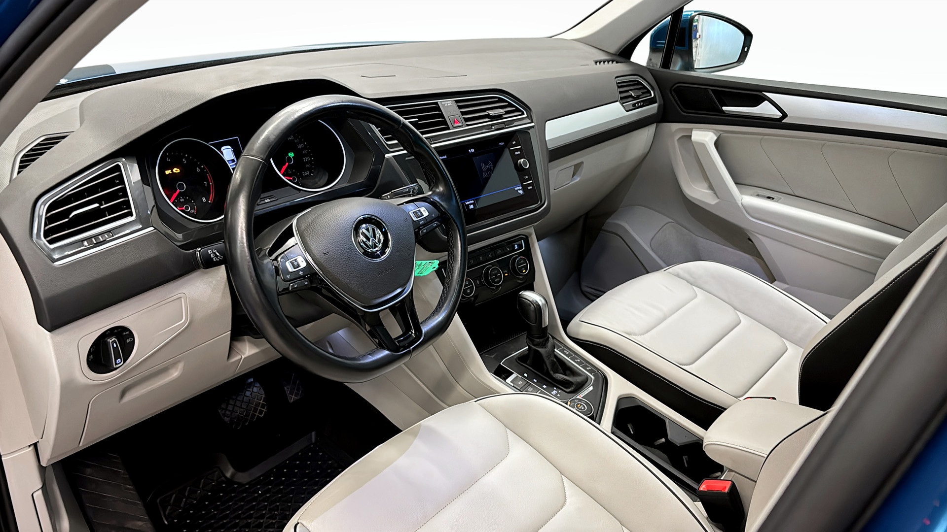 Volkswagen Tiguan DGK33B